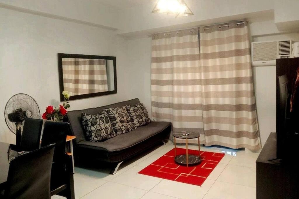 2br Unit With Balcony At The Center Of
